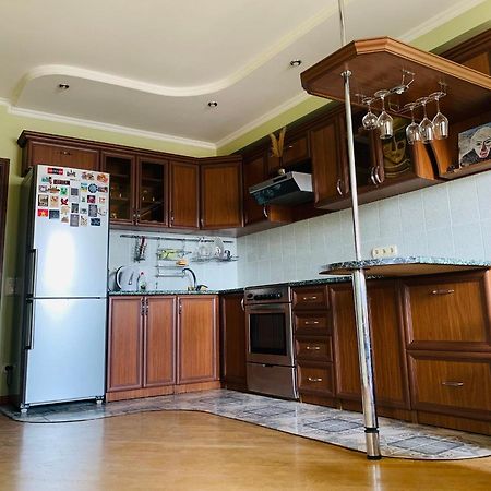 Cozy Apartment Near Republic Square Erévan Extérieur photo